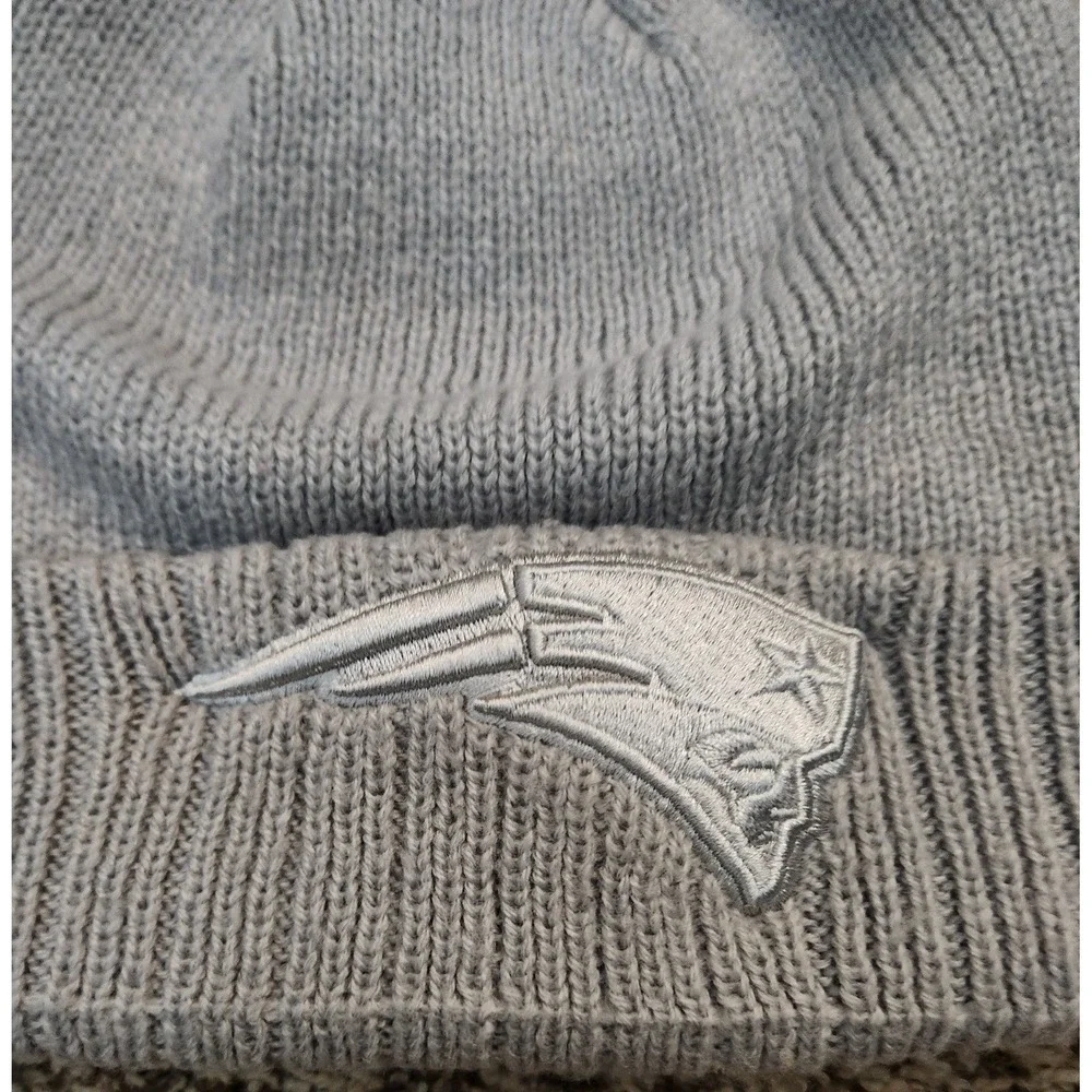 Men's New Era Gray New England Patriots‎ Color Pack Cuffed Knit Hat
